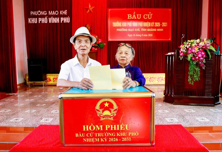 Cử tri Quảng Ninh đi bầu 624 trưởng thôn, bản, khu phố Cử tri Quảng Ninh đi bầu 624 trưởng thôn, bản, khu phố