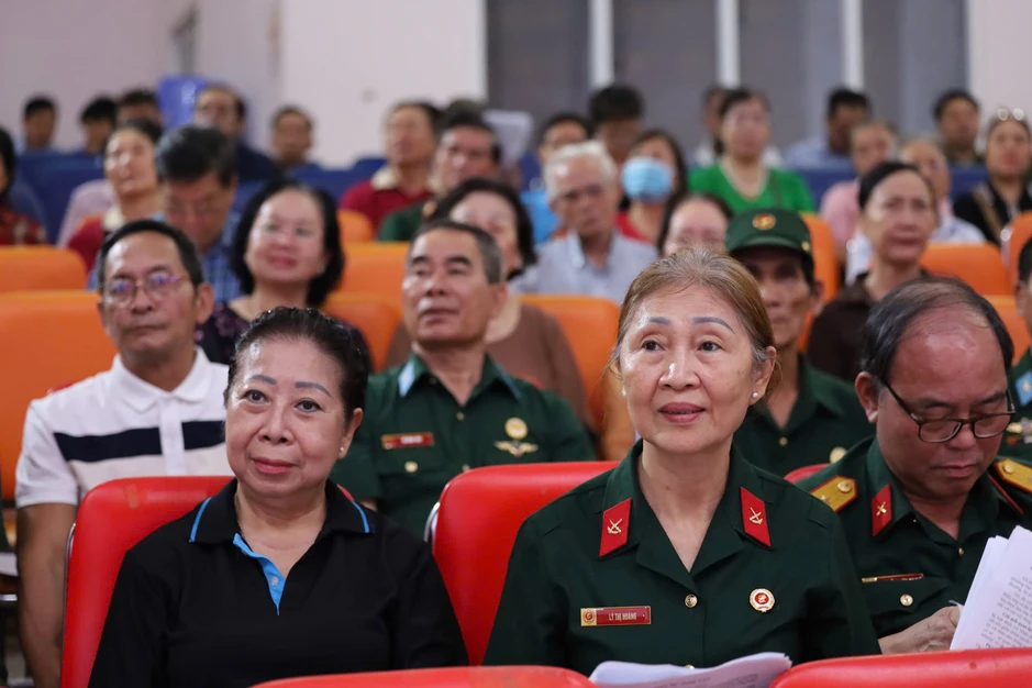 Cử tri "đặt hàng" bộ quy tắc ứng xử cho cư dân TPHCM Cử tri "đặt hàng" bộ quy tắc ứng xử cho cư dân TPHCM