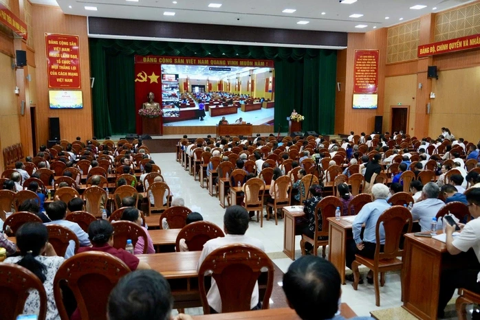 Cử tri TPHCM kiến nghị xem xét bổ sung biên chế cho cấp xã, phường Cử tri TPHCM kiến nghị xem xét bổ sung biên chế cho cấp xã, phường