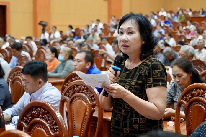 Cử tri TPHCM kiến nghị xem xét bổ sung biên chế cho cấp xã, phường Cử tri TPHCM kiến nghị xem xét bổ sung biên chế cho cấp xã, phường