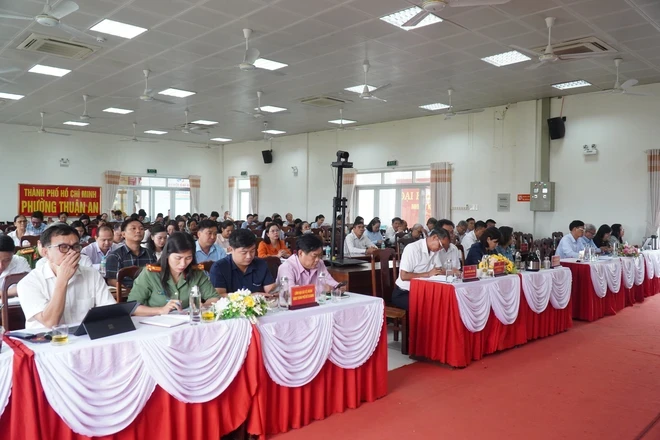 Cử tri TPHCM phản ánh vướng mắc về hạ tầng, nhà ở, môi trường Cử tri TPHCM phản ánh vướng mắc về hạ tầng, nhà ở, môi trường