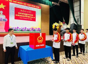 Cử tri trẻ nhất đi bầu cử đúng ngày sinh nhật