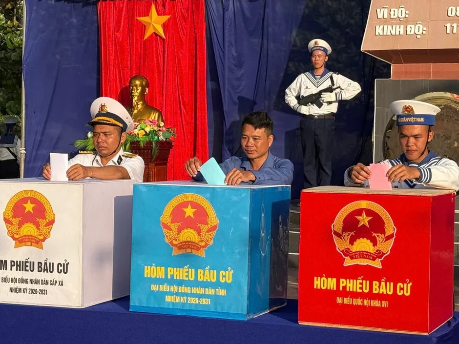 Cử tri Trường Sa cùng cả nước tham gia “Ngày hội non sông” Cử tri Trường Sa cùng cả nước tham gia “Ngày hội non sông”