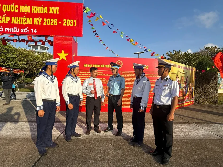 Cử tri Trường Sa cùng cả nước tham gia “Ngày hội non sông” Cử tri Trường Sa cùng cả nước tham gia “Ngày hội non sông”