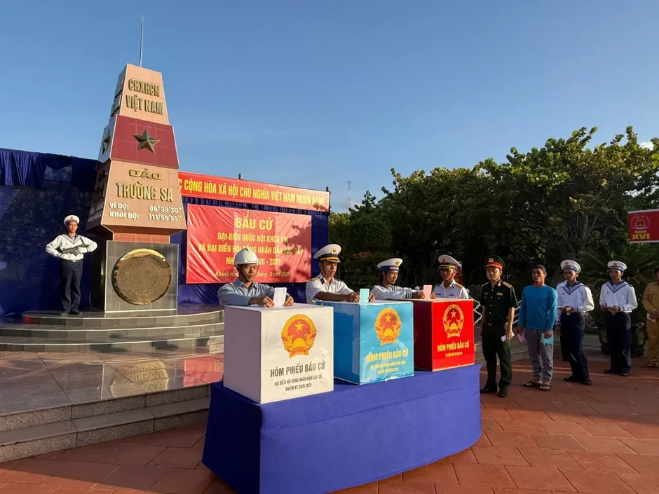 Cử tri Trường Sa cùng cả nước tham gia “Ngày hội non sông” Cử tri Trường Sa cùng cả nước tham gia “Ngày hội non sông”
