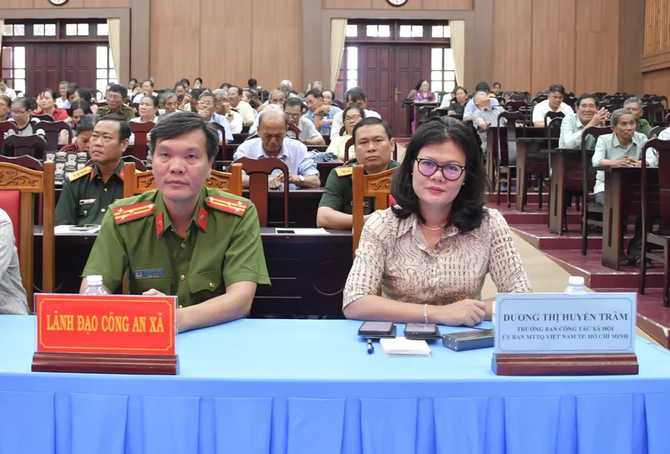 Cử tri xã Đất Đỏ kiến nghị tăng hỗ trợ phụ nữ, chăm lo trẻ em Cử tri xã Đất Đỏ kiến nghị tăng hỗ trợ phụ nữ, chăm lo trẻ em