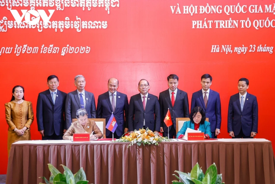 Củng cố hợp tác Mặt trận, vun đắp quan hệ Việt Nam - Campuchia