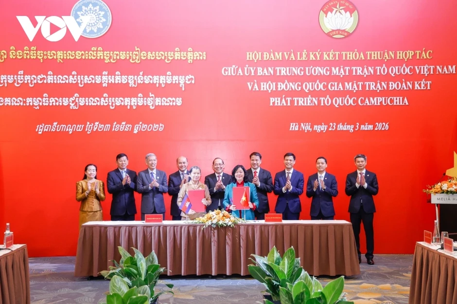 Củng cố hợp tác Mặt trận, vun đắp quan hệ Việt Nam - Campuchia