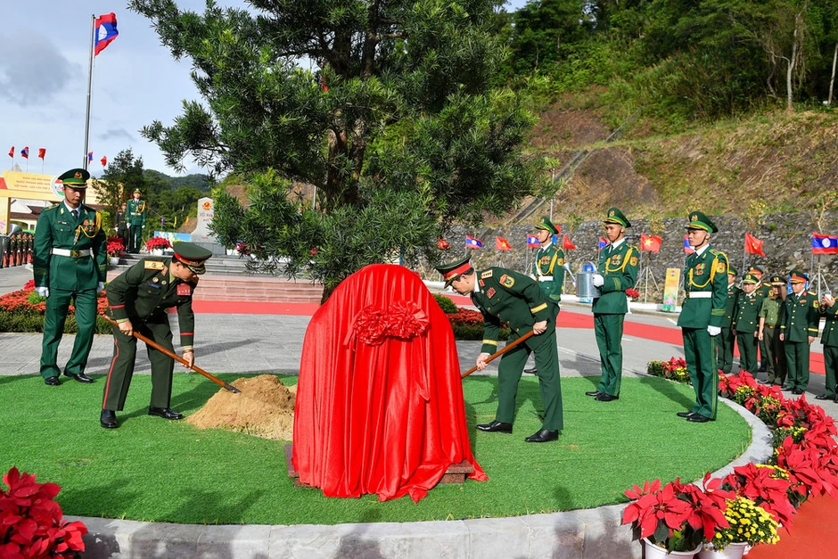 Cùng xây dựng biên giới hòa bình, hữu nghị, ổn định, hợp tác và phát triển