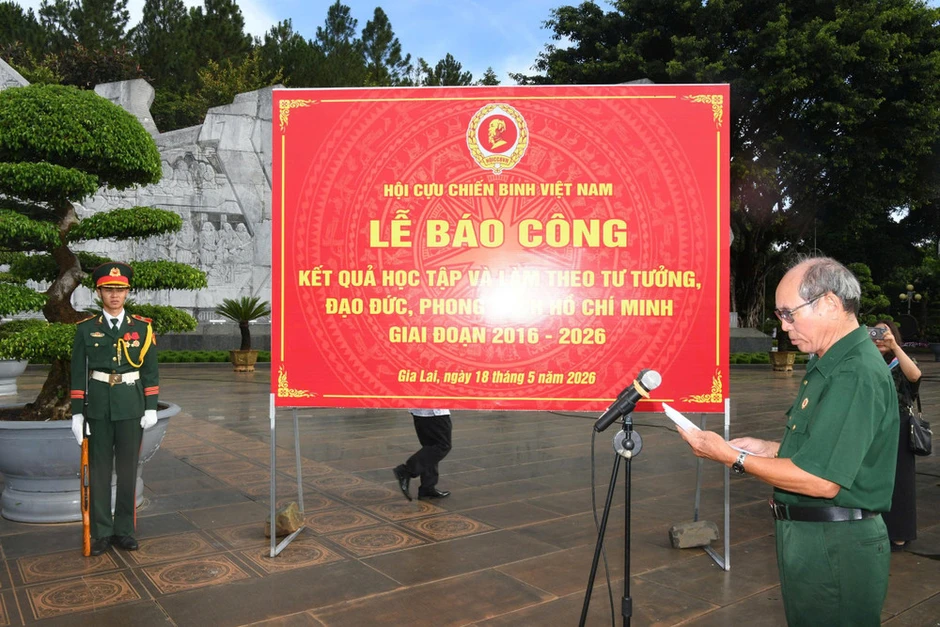 Cựu chiến binh Việt Nam báo công dâng Bác sau 10 năm thực hiện Chỉ thị 05 của Bộ Chính trị Cựu chiến binh Việt Nam báo công dâng Bác sau 10 năm thực hiện Chỉ thị 05 của Bộ Chính trị