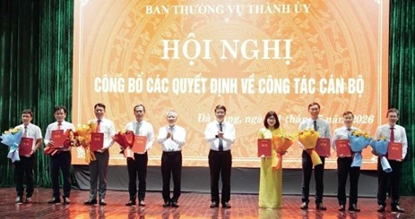 Đà Nẵng: Công bố quyết định về công tác điều động tổ chức cán bộ Đà Nẵng: Công bố quyết định về công tác điều động tổ chức cán bộ