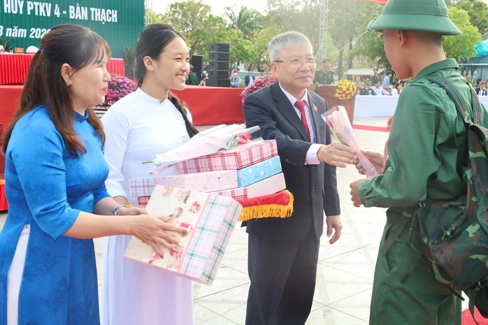 Đà Nẵng giao quân năm 2026: Hơn 4.600 thanh niên lên đường nhận nhiệm vụ Đà Nẵng giao quân năm 2026: Hơn 4.600 thanh niên lên đường nhận nhiệm vụ