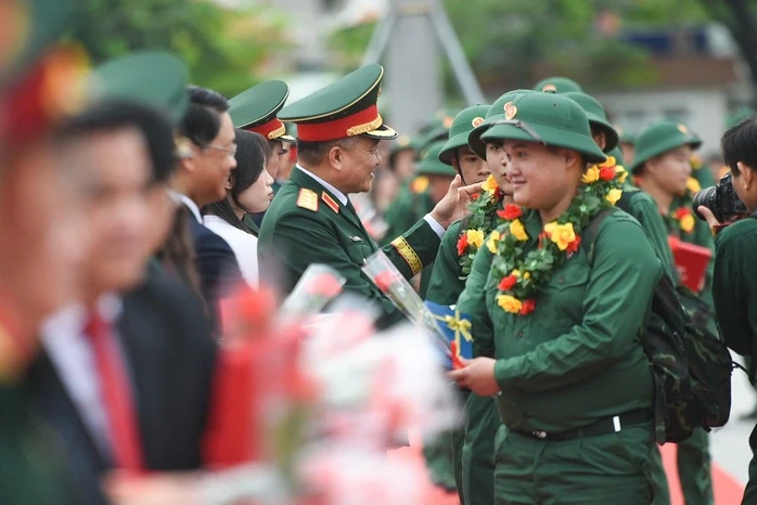 Đà Nẵng giao quân năm 2026: Hơn 4.600 thanh niên lên đường nhận nhiệm vụ Đà Nẵng giao quân năm 2026: Hơn 4.600 thanh niên lên đường nhận nhiệm vụ