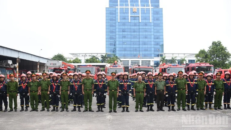 Đà Nẵng khai mạc khóa huấn luyện nghiệp vụ chữa cháy và cứu nạn cứu hộ định kỳ năm 2026 Đà Nẵng khai mạc khóa huấn luyện nghiệp vụ chữa cháy và cứu nạn cứu hộ định kỳ năm 2026