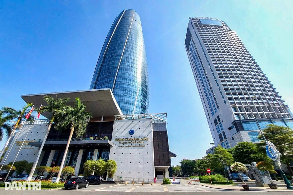 Đà Nẵng kiện toàn Chủ tịch và 8 Phó Chủ tịch thành phố Đà Nẵng kiện toàn Chủ tịch và 8 Phó Chủ tịch thành phố