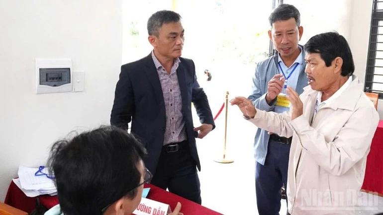 Đà Nẵng: Phường Hương Trà tổ chức vận hành thử quy trình bỏ phiếu, sẵn sàng cho ngày hội non sông Đà Nẵng: Phường Hương Trà tổ chức vận hành thử quy trình bỏ phiếu, sẵn sàng cho ngày hội non sông