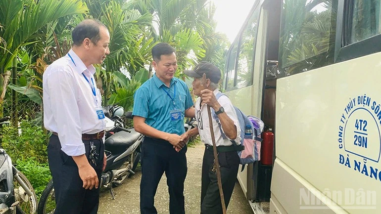 Đà Nẵng: Tạo mọi điều kiện thuận lợi để cử tri miền núi được bỏ phiếu Đà Nẵng: Tạo mọi điều kiện thuận lợi để cử tri miền núi được bỏ phiếu