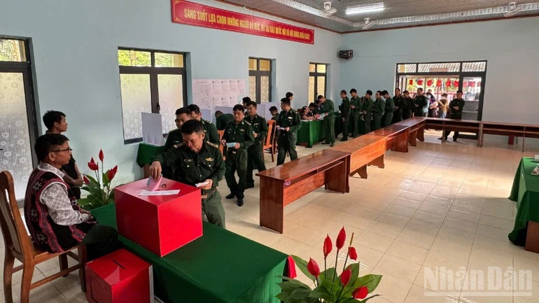 Đà Nẵng: Tạo mọi điều kiện thuận lợi để cử tri miền núi được bỏ phiếu Đà Nẵng: Tạo mọi điều kiện thuận lợi để cử tri miền núi được bỏ phiếu