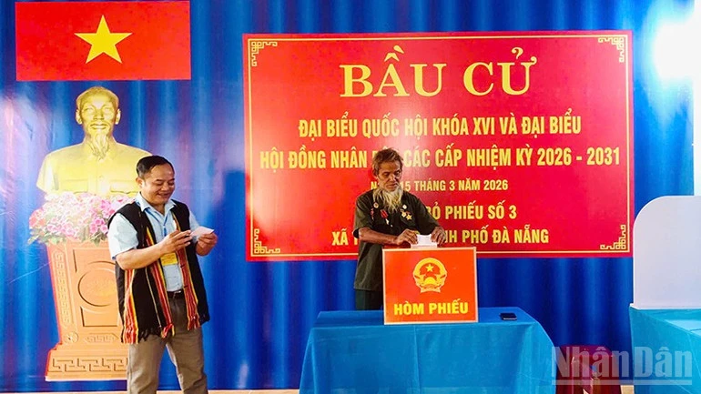 Đà Nẵng: Tạo mọi điều kiện thuận lợi để cử tri miền núi được bỏ phiếu Đà Nẵng: Tạo mọi điều kiện thuận lợi để cử tri miền núi được bỏ phiếu