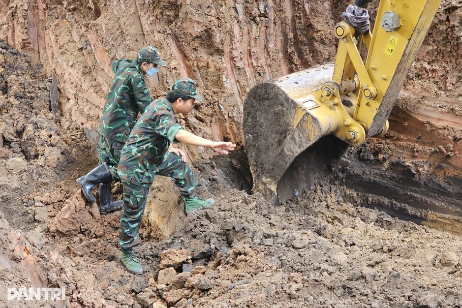 Đã tìm thấy 155 bộ hài cốt liệt sĩ ở Công viên Lê Thị Riêng Đã tìm thấy 155 bộ hài cốt liệt sĩ ở Công viên Lê Thị Riêng
