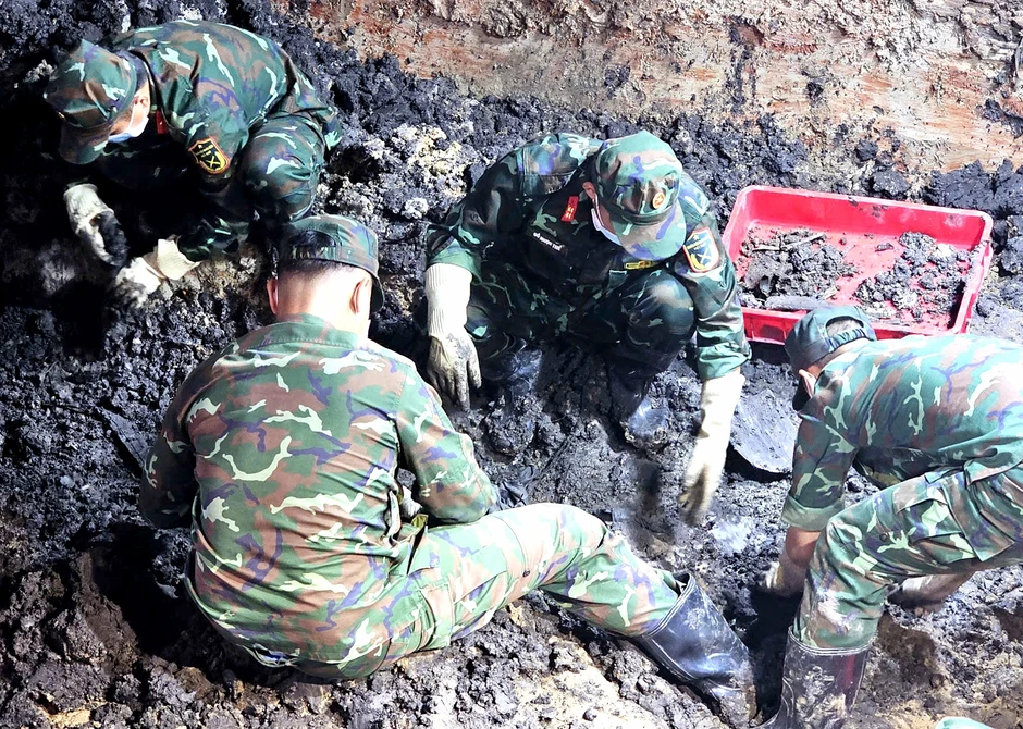 Đã tìm thấy 96 bộ hài cốt liệt sỹ và 2 bộ tập thể ở Công viên Lê Thị Riêng Đã tìm thấy 96 bộ hài cốt liệt sỹ và 2 bộ tập thể ở Công viên Lê Thị Riêng