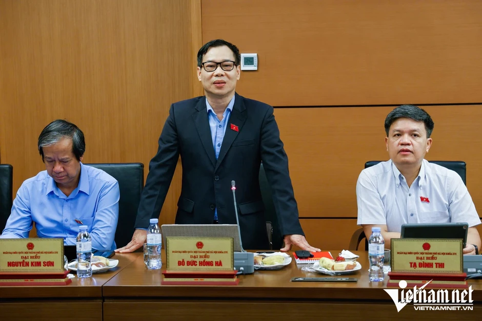 Đại biểu dẫn vụ livestream tặng quà tiền tỷ để góp ý sửa Luật Phòng, chống rửa tiền Đại biểu dẫn vụ livestream tặng quà tiền tỷ để góp ý sửa Luật Phòng, chống rửa tiền