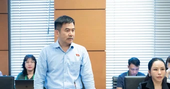 Đại biểu dẫn vụ livestream tặng quà tiền tỷ để góp ý sửa Luật Phòng, chống rửa tiền