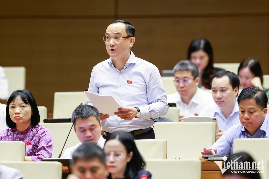 Đại biểu đề nghị làm rõ việc tăng vốn ở dự án đường sắt Lào Cai - Hà Nội - Hải Phòng Đại biểu đề nghị làm rõ việc tăng vốn ở dự án đường sắt Lào Cai - Hà Nội - Hải Phòng