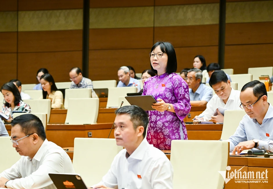 Đại biểu đề nghị làm rõ việc tăng vốn ở dự án đường sắt Lào Cai - Hà Nội - Hải Phòng Đại biểu đề nghị làm rõ việc tăng vốn ở dự án đường sắt Lào Cai - Hà Nội - Hải Phòng