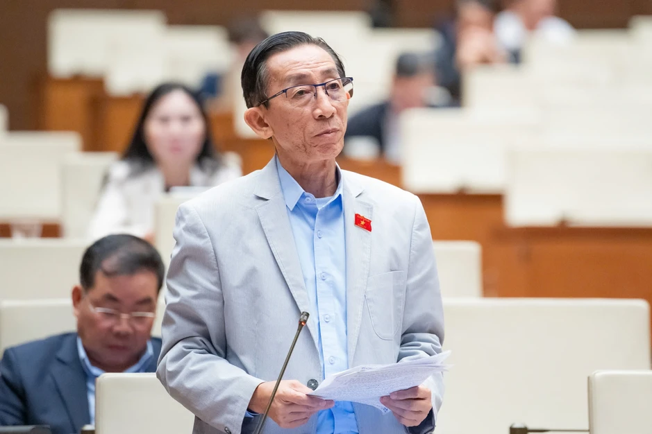 Đại biểu Quốc hội đề nghị kéo dài thời gian giảm thuế xăng, dầu Đại biểu Quốc hội đề nghị kéo dài thời gian giảm thuế xăng, dầu