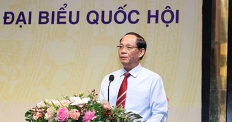 Đại biểu Quốc hội không phải chỉ đọc tài liệu, đi họp, bấm nút biểu quyết