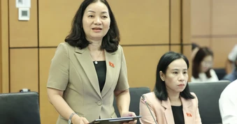 Đại biểu Trương Thị Bích Hạnh nói về chuyển đổi số, dịch vụ công số