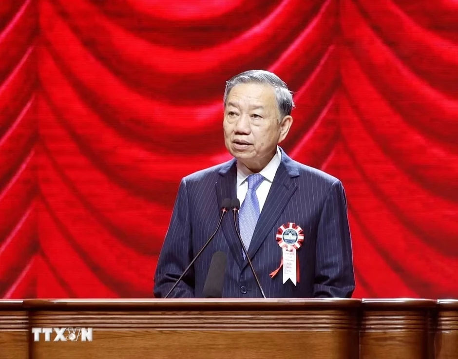 'Đại học Quốc gia Hà Nội tiếp tục vươn lên trở thành biểu tượng của trí tuệ Việt Nam' 'Đại học Quốc gia Hà Nội tiếp tục vươn lên trở thành biểu tượng của trí tuệ Việt Nam'