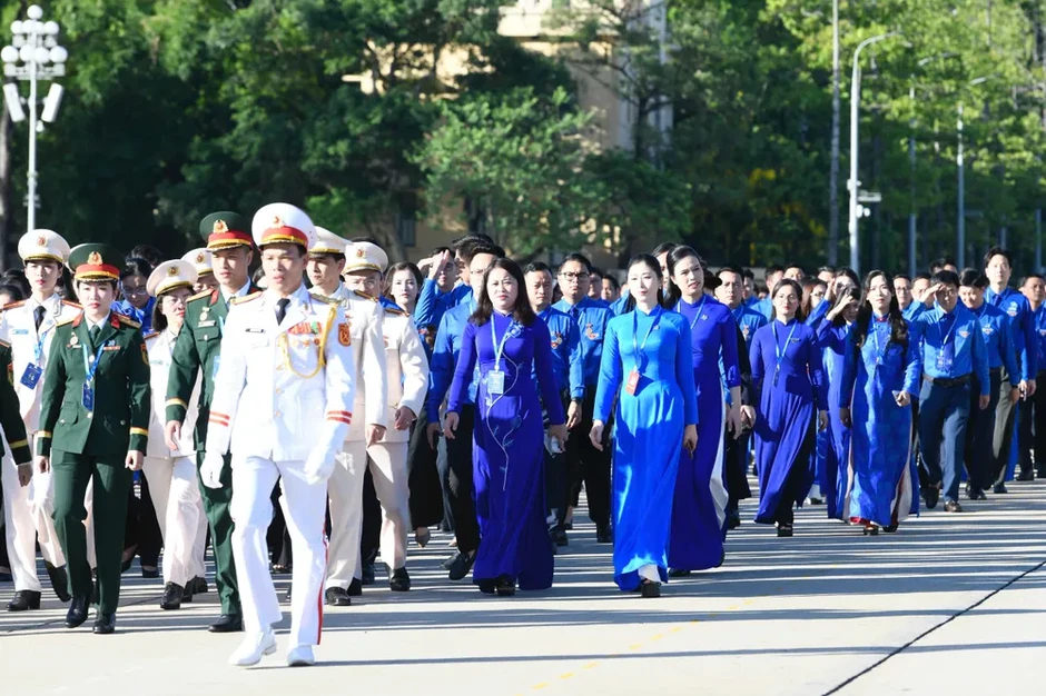 Đại hội đại biểu toàn quốc Đoàn TNCS Hồ Chí Minh lần thứ XIII bước vào ngày làm việc thứ nhất Đại hội đại biểu toàn quốc Đoàn TNCS Hồ Chí Minh lần thứ XIII bước vào ngày làm việc thứ nhất