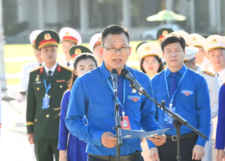 Đại hội đại biểu toàn quốc Đoàn TNCS Hồ Chí Minh lần thứ XIII bước vào ngày làm việc thứ nhất Đại hội đại biểu toàn quốc Đoàn TNCS Hồ Chí Minh lần thứ XIII bước vào ngày làm việc thứ nhất