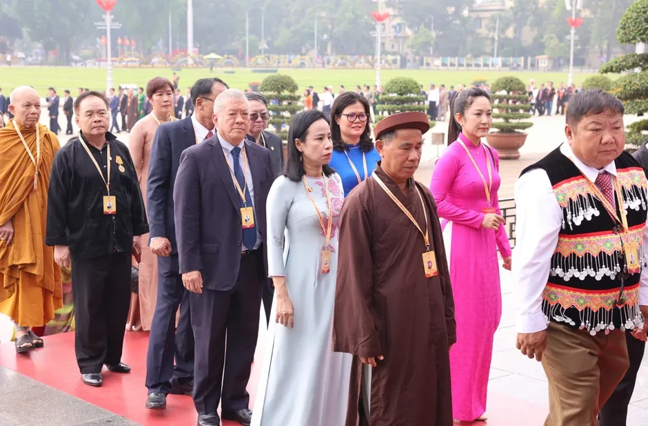 Đại hội đại biểu toàn quốc MTTQ Việt Nam lần thứ XI bước vào ngày làm việc đầu tiên Đại hội đại biểu toàn quốc MTTQ Việt Nam lần thứ XI bước vào ngày làm việc đầu tiên