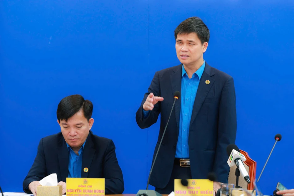 Đại hội lần thứ XIV Công đoàn Việt Nam “Đoàn kết-Dân chủ-Kỷ cương-Đổi mới-Phát triển” Đại hội lần thứ XIV Công đoàn Việt Nam “Đoàn kết-Dân chủ-Kỷ cương-Đổi mới-Phát triển”