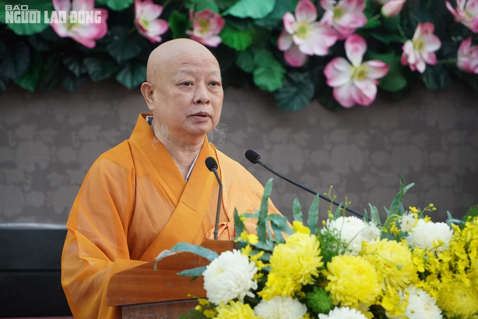 Đại lễ Phật đản Phật lịch 2570: Làm cho cuộc sống tốt đẹp hơn bằng ngọn đèn từ bi