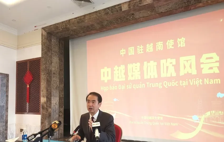 Đại sứ Hà Vĩ: Trung Quốc luôn muốn đứng kề vai sát cánh cùng Việt Nam