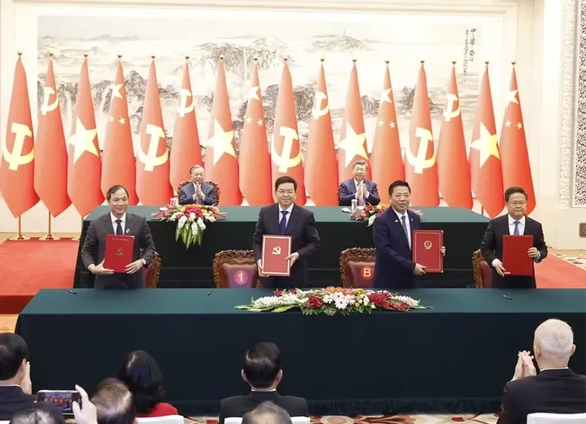 Đại sứ Hà Vĩ: Trung Quốc luôn muốn đứng kề vai sát cánh cùng Việt Nam