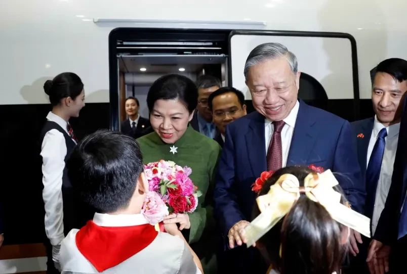 Đại sứ Hà Vĩ: Trung Quốc luôn muốn đứng kề vai sát cánh cùng Việt Nam
