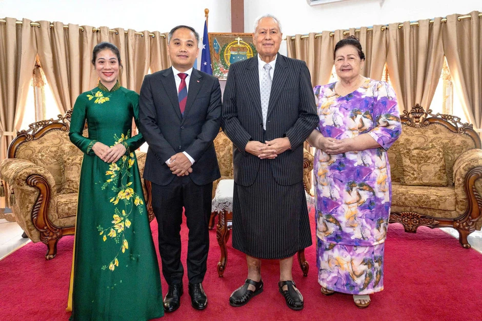 Đại sứ Việt Nam trình Thư Ủy nhiệm lên Người đứng đầu Nhà nước độc lập Samoa Đại sứ Việt Nam trình Thư Ủy nhiệm lên Người đứng đầu Nhà nước độc lập Samoa