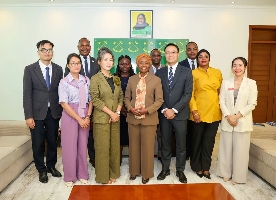 Đại sứ Việt Nam Vũ Thanh Huyền chào xã giao Tổng Thư ký Đảng Cách mạng Tanzania Đại sứ Việt Nam Vũ Thanh Huyền chào xã giao Tổng Thư ký Đảng Cách mạng Tanzania