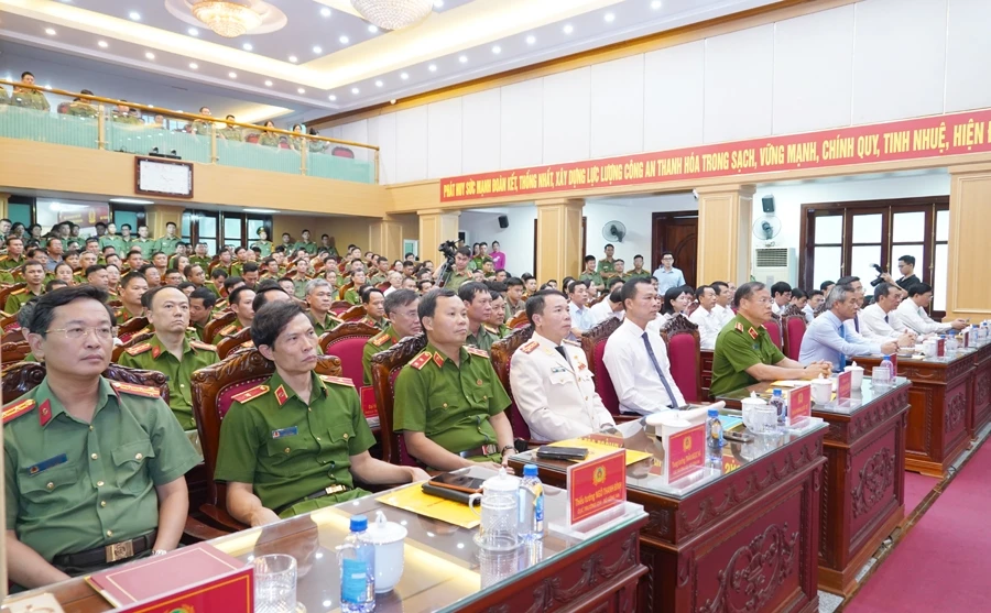 Đại tá Hoàng Quốc Việt giữ chức Giám đốc Công an tỉnh Thanh Hóa Đại tá Hoàng Quốc Việt giữ chức Giám đốc Công an tỉnh Thanh Hóa