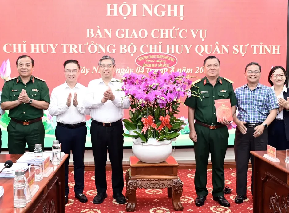Đại tá Nguyễn Thành Tâm giữ chức Phó Tư lệnh Bộ Tư lệnh TPHCM Đại tá Nguyễn Thành Tâm giữ chức Phó Tư lệnh Bộ Tư lệnh TPHCM