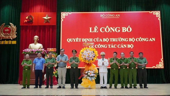 Đại tá Phạm Thanh Tùng giữ chức Phó Giám đốc Công an tỉnh Tây Ninh Đại tá Phạm Thanh Tùng giữ chức Phó Giám đốc Công an tỉnh Tây Ninh