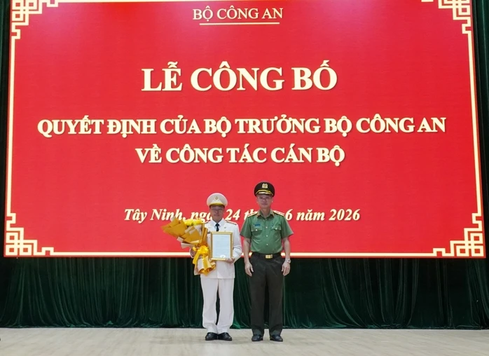 Đại tá Phạm Thanh Tùng giữ chức Phó Giám đốc Công an tỉnh Tây Ninh Đại tá Phạm Thanh Tùng giữ chức Phó Giám đốc Công an tỉnh Tây Ninh