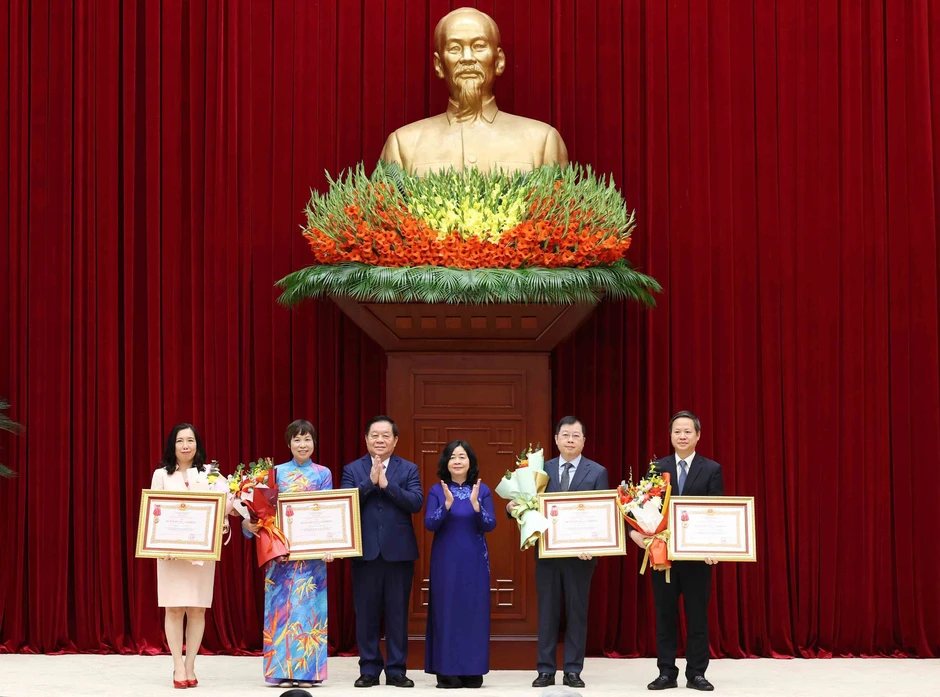 Đài Tiếng nói Việt Nam được tặng thưởng Huân chương Lao động hạng Ba Đài Tiếng nói Việt Nam được tặng thưởng Huân chương Lao động hạng Ba
