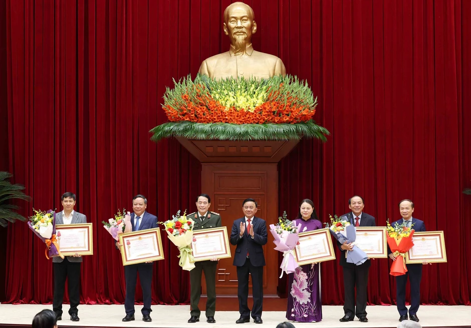 Đài Tiếng nói Việt Nam được tặng thưởng Huân chương Lao động hạng Ba Đài Tiếng nói Việt Nam được tặng thưởng Huân chương Lao động hạng Ba