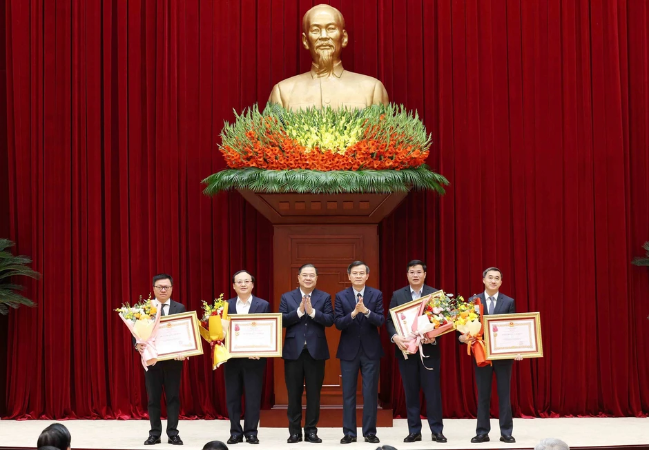Đài Tiếng nói Việt Nam được tặng thưởng Huân chương Lao động hạng Ba Đài Tiếng nói Việt Nam được tặng thưởng Huân chương Lao động hạng Ba